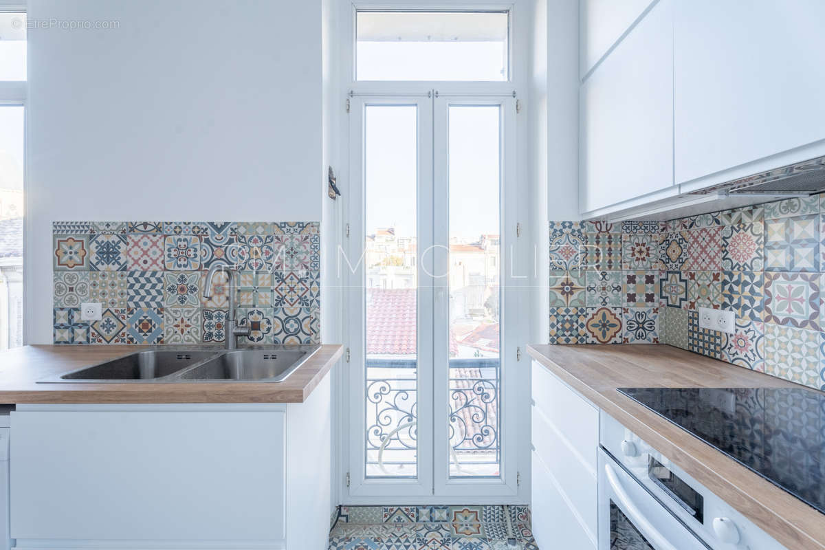 Appartement à MARSEILLE-5E