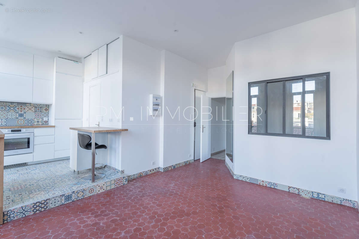 Appartement à MARSEILLE-5E