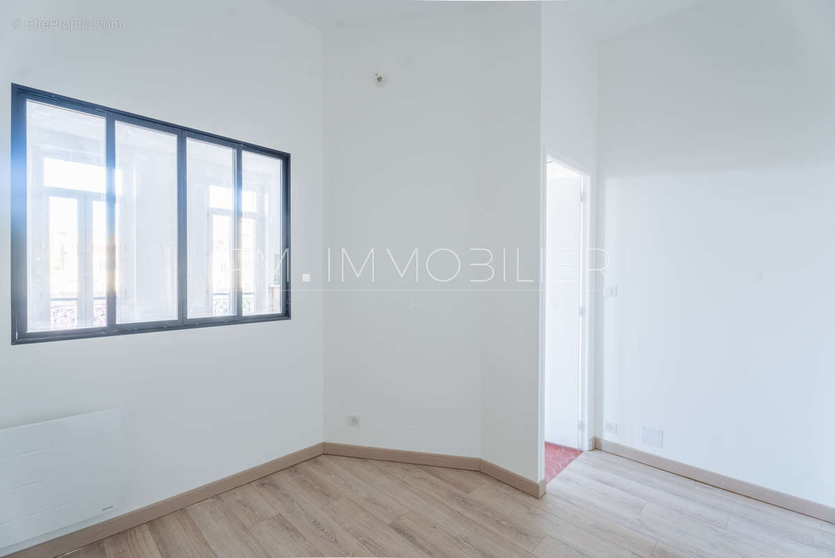 Appartement à MARSEILLE-5E