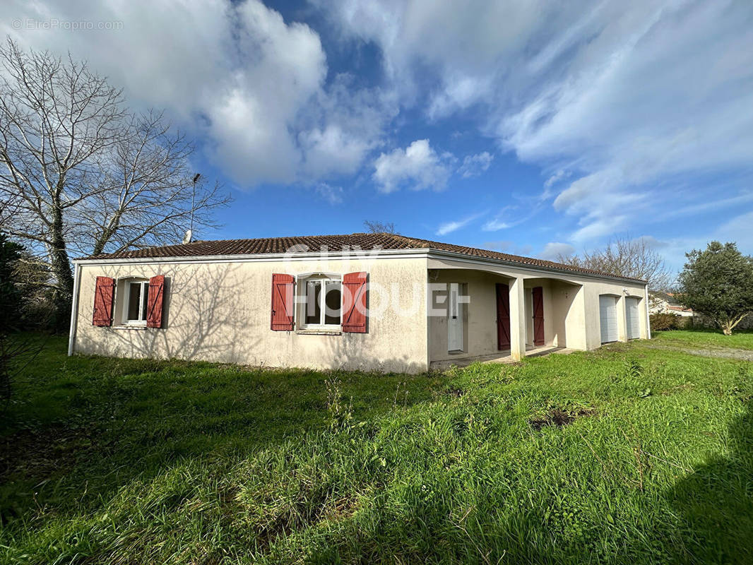 Maison à FONTENAY-LE-COMTE