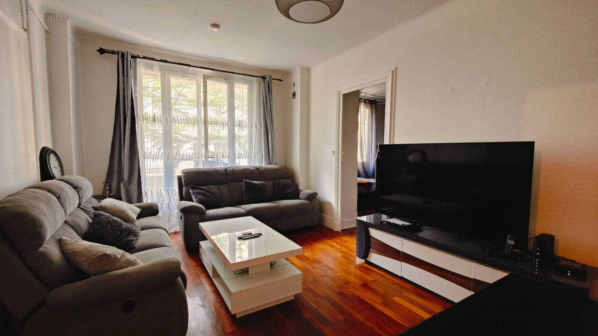 Appartement à LYON-9E