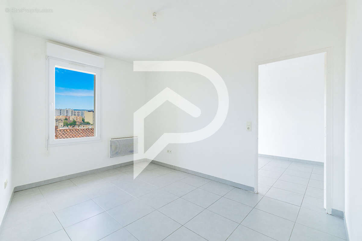 Appartement à MARSEILLE-3E