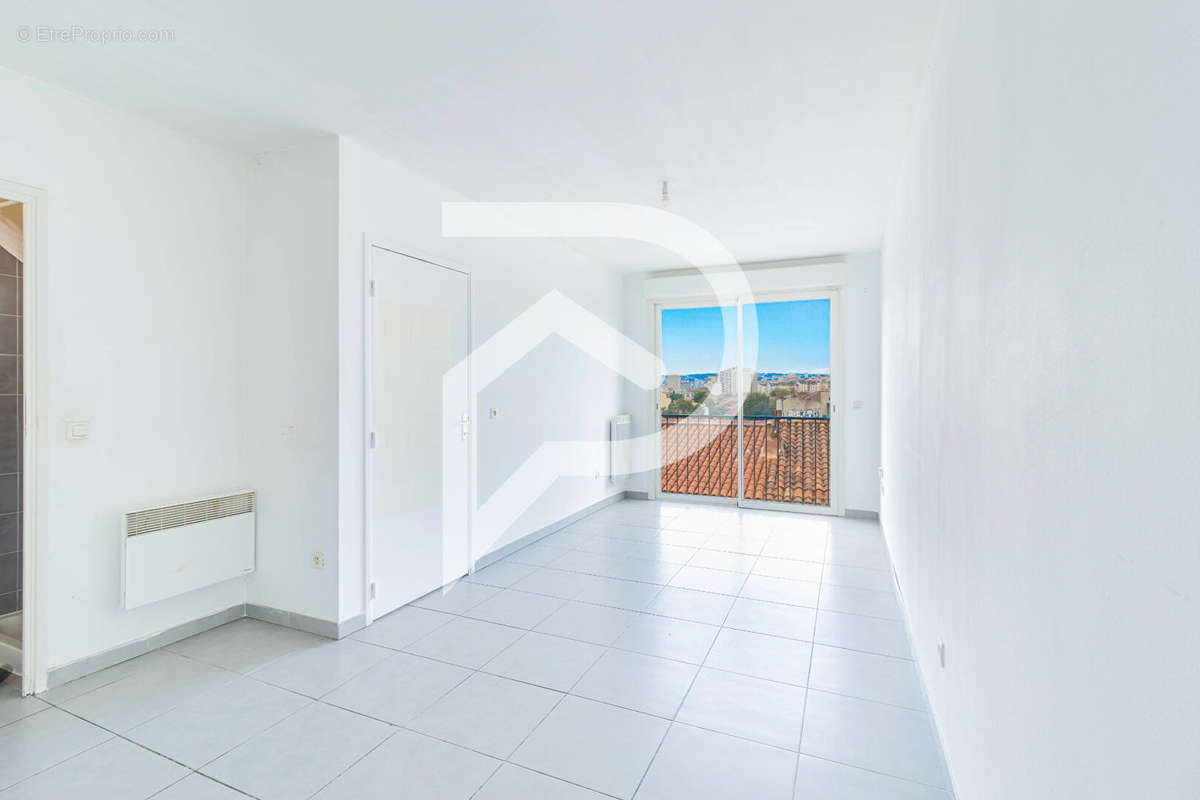 Appartement à MARSEILLE-3E