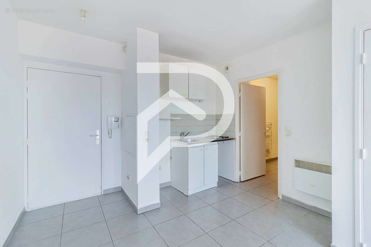 Appartement à MARSEILLE-3E