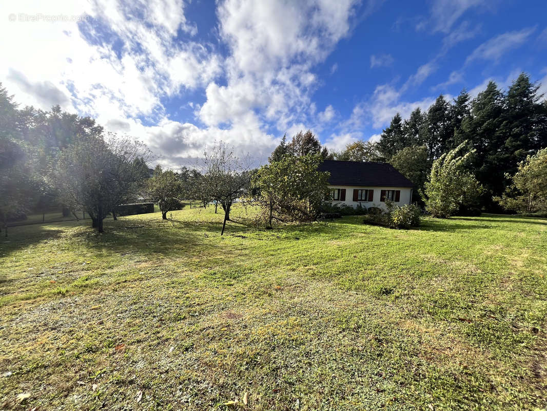 Maison à CHAPTELAT