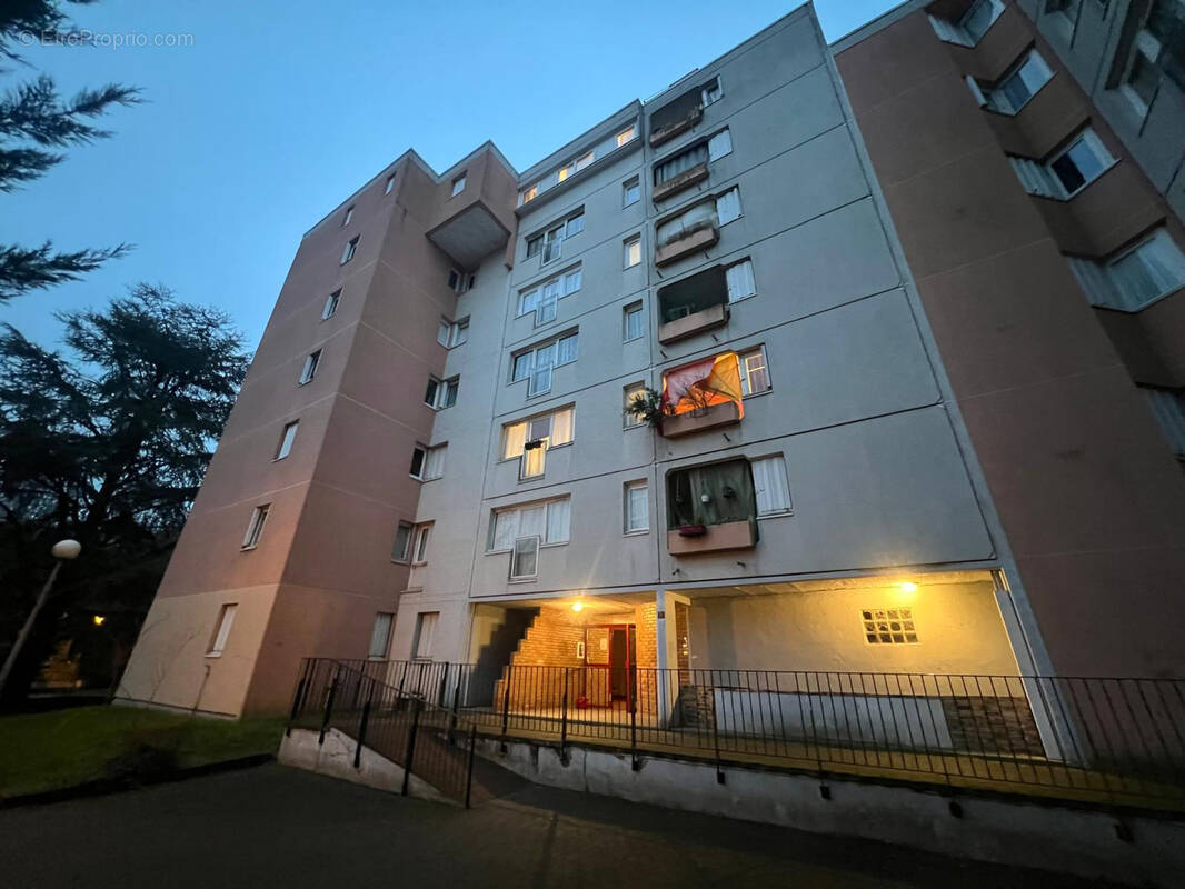 Appartement à CLICHY-SOUS-BOIS