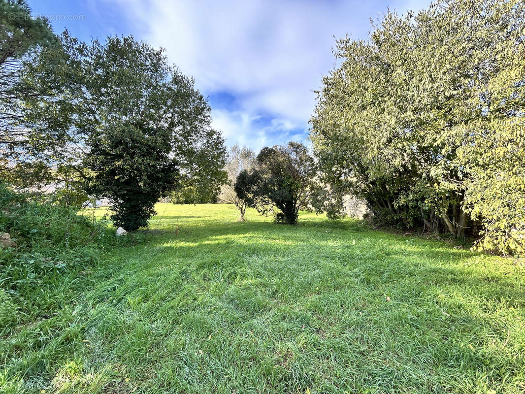 Terrain à ARPAILLARGUES-ET-AUREILLAC