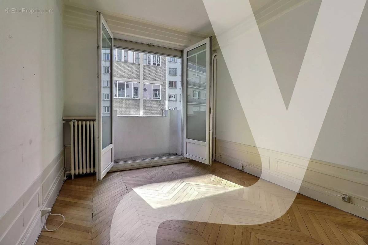 Appartement à PARIS-11E