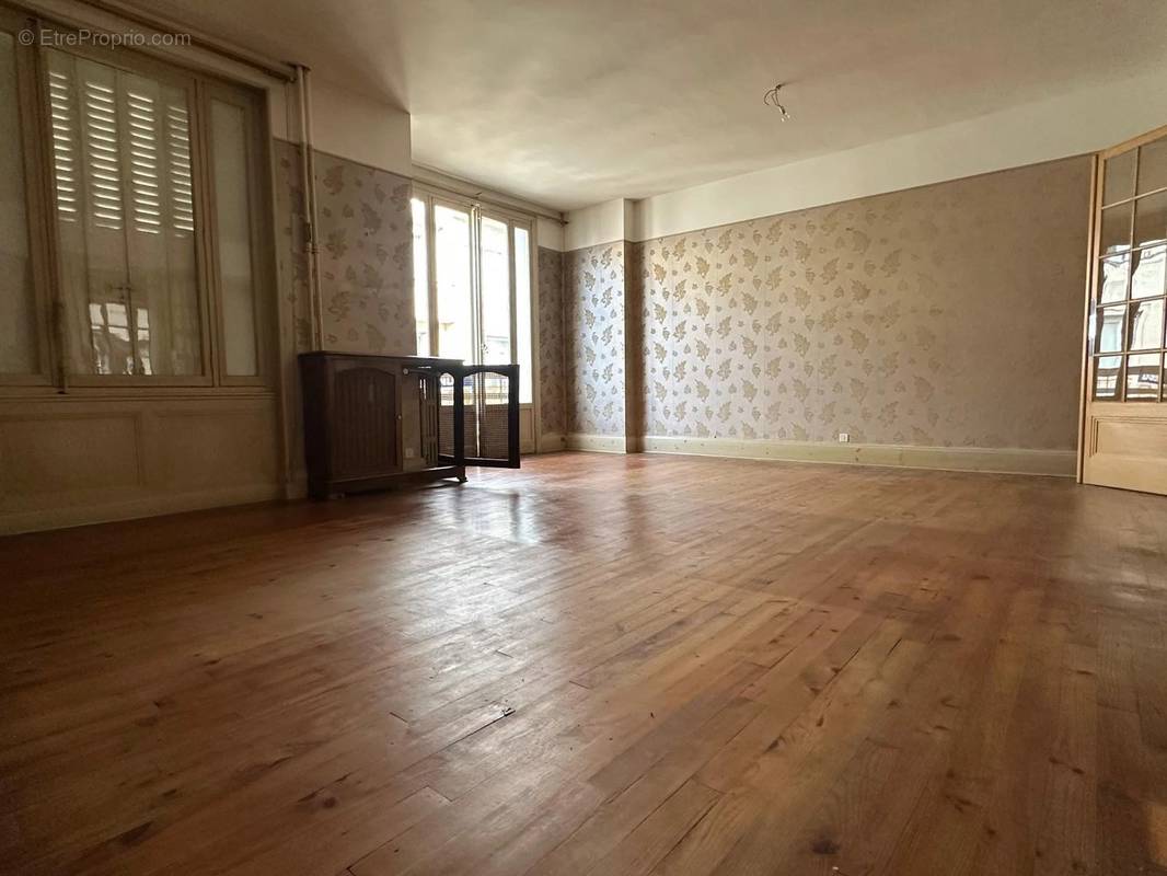 Appartement à SAINT-ETIENNE