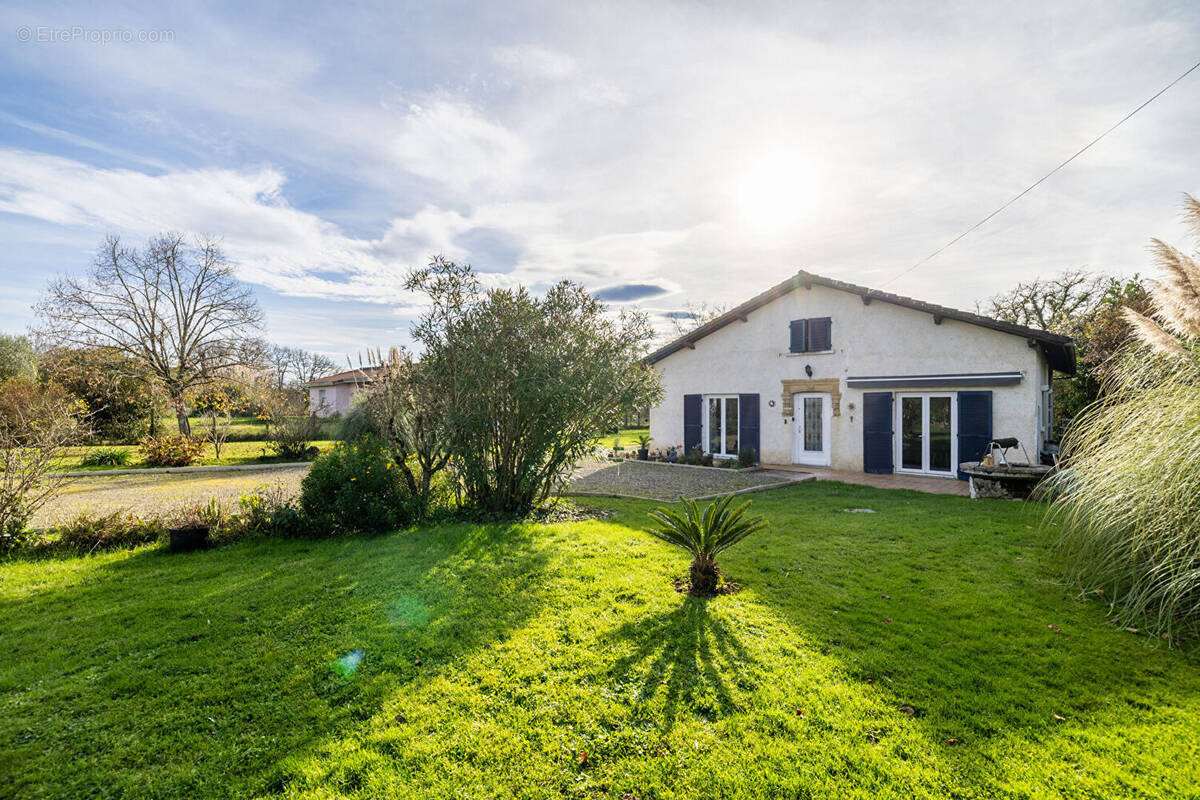 Maison à EUGENIE-LES-BAINS