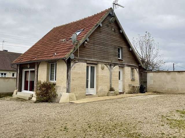 Maison à ELINCOURT-SAINTE-MARGUERITE