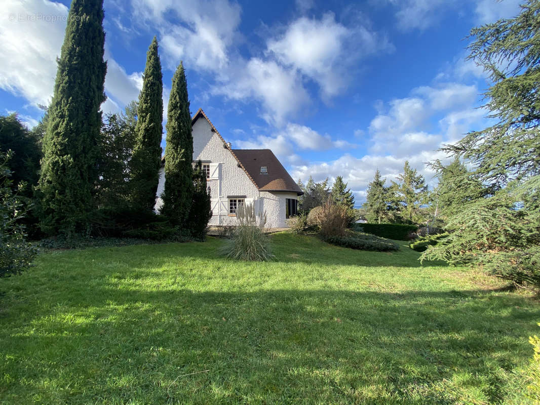 Maison à COMMELLE-VERNAY