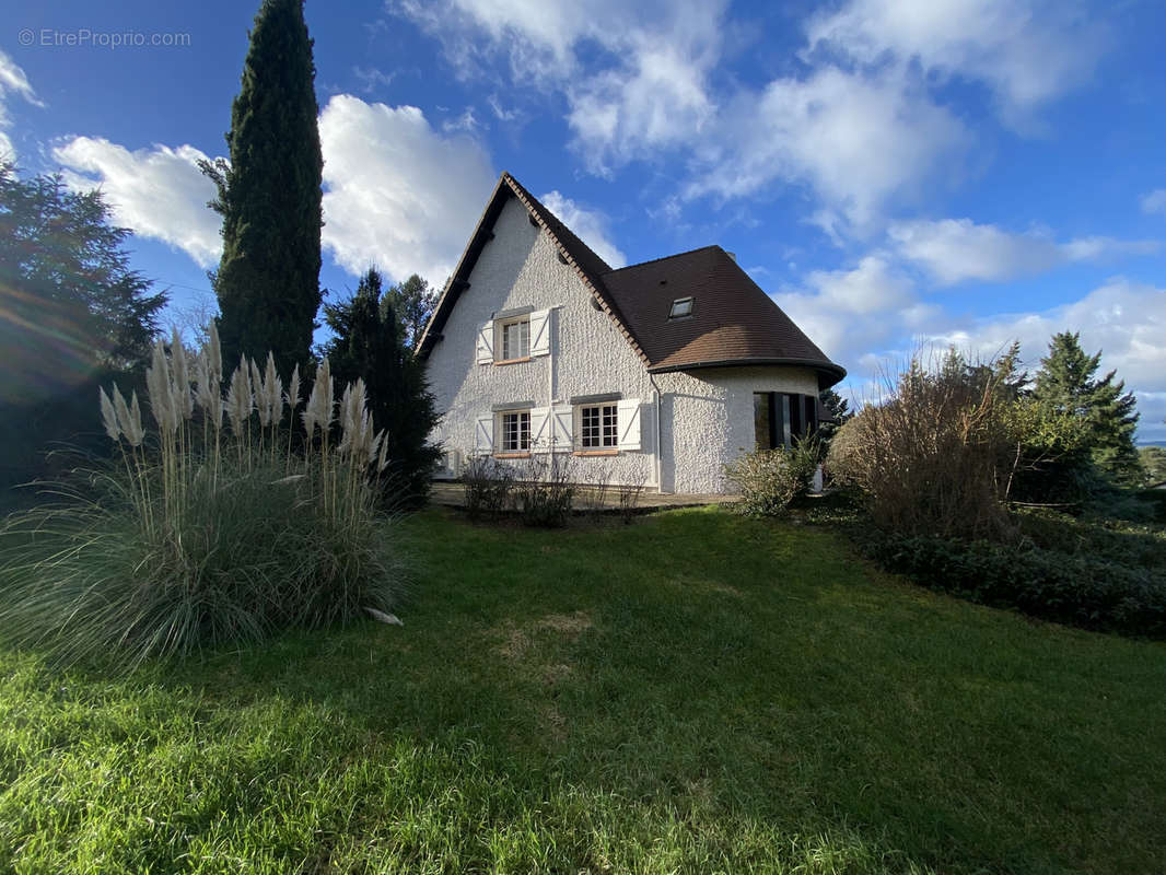 Maison à COMMELLE-VERNAY