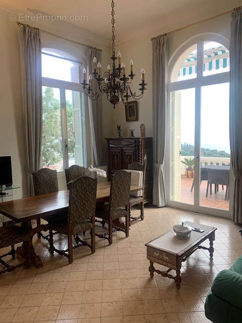 Appartement à ROQUEBRUNE-CAP-MARTIN