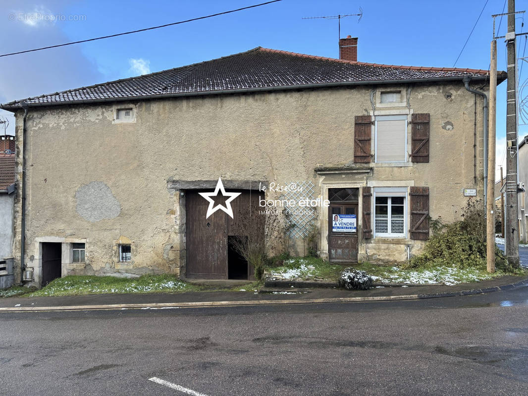 Maison à LEVECOURT