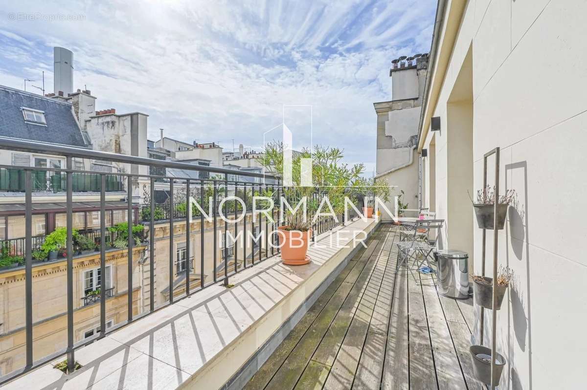 Appartement à PARIS-2E