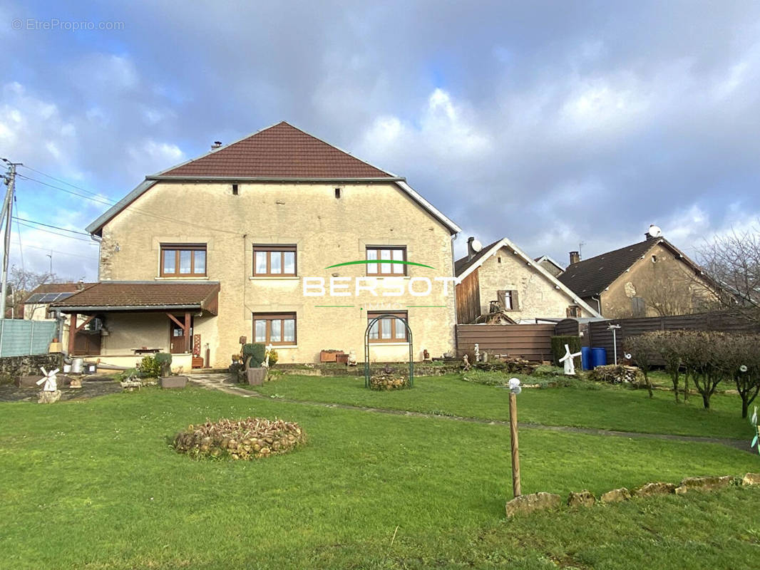 Maison à BAUME-LES-DAMES