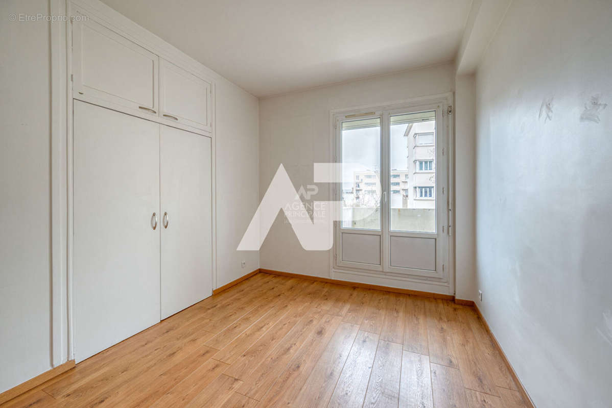 Appartement à NANTERRE