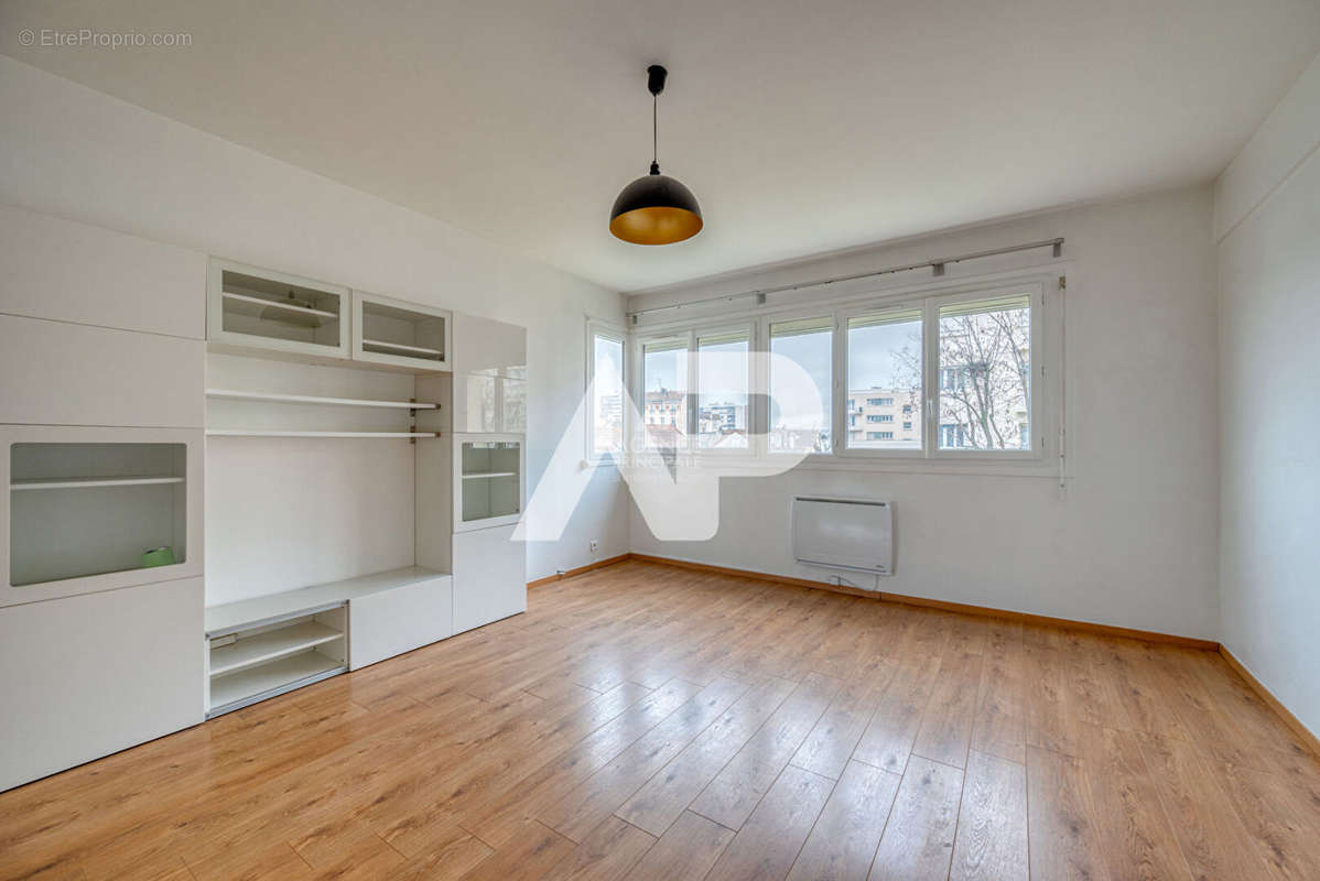 Appartement à NANTERRE