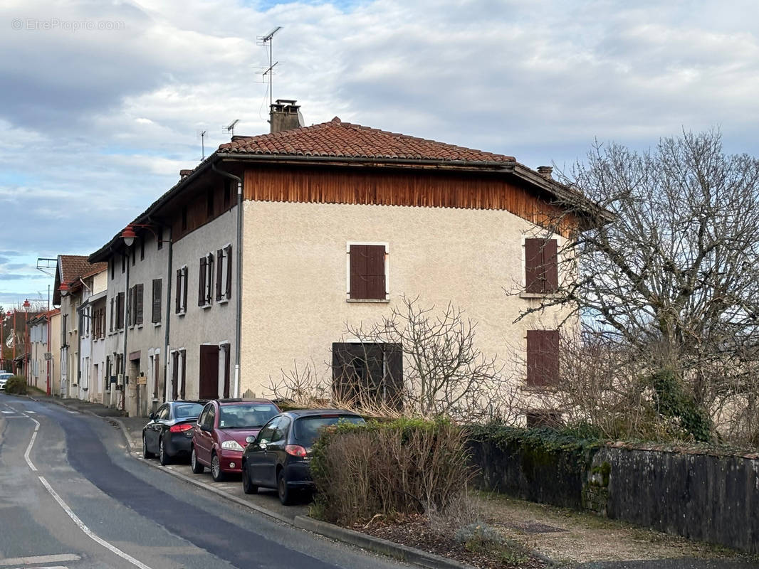 Maison à VILLETTE-SUR-AIN