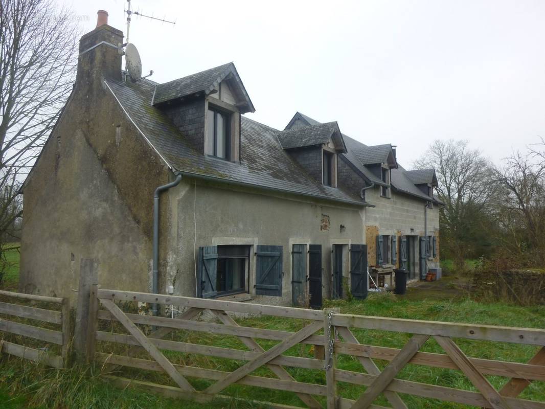 Maison à LOUE