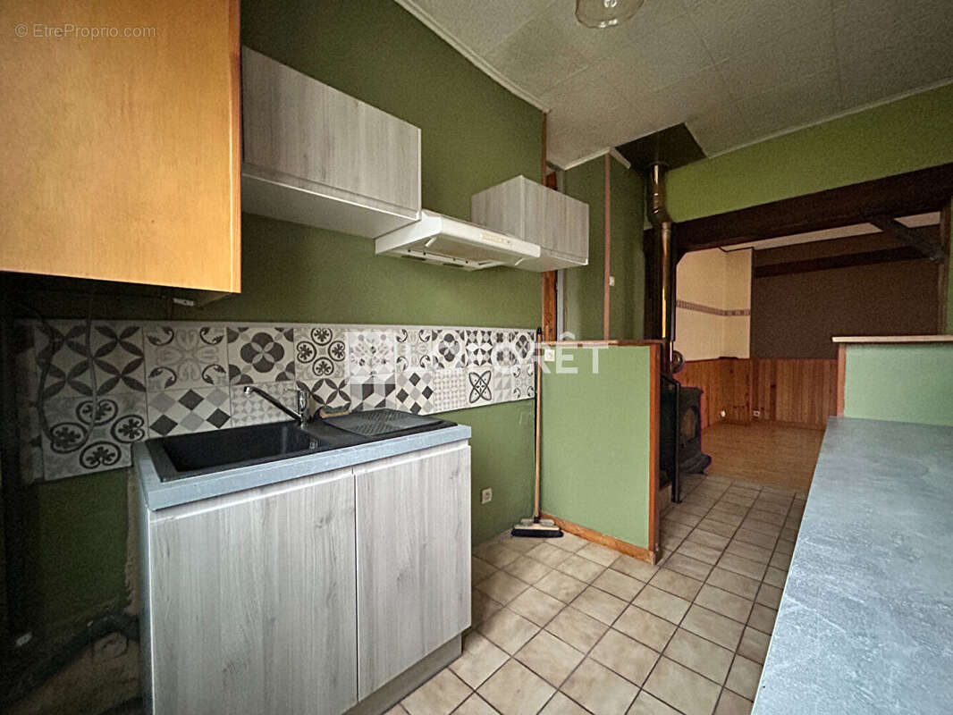 Appartement à JUZIERS