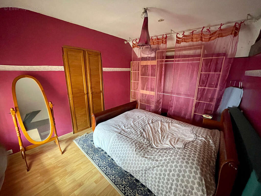 Appartement à JUZIERS