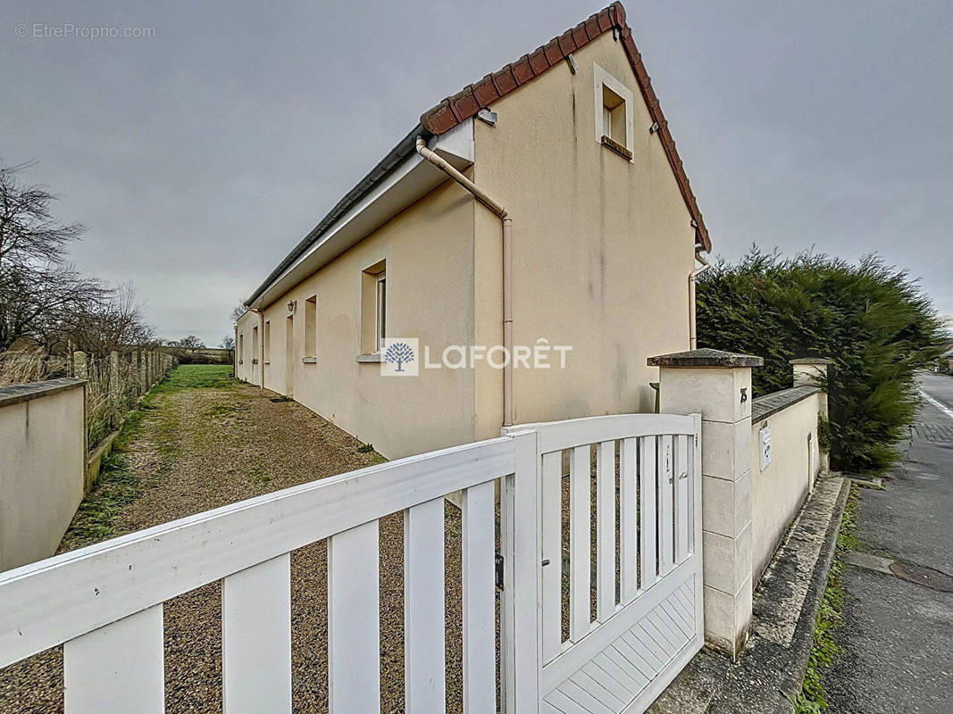 Maison à CHAUNY