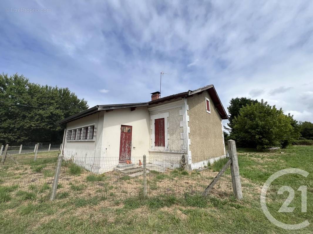 Maison à SAINTE-EULALIE-EN-BORN