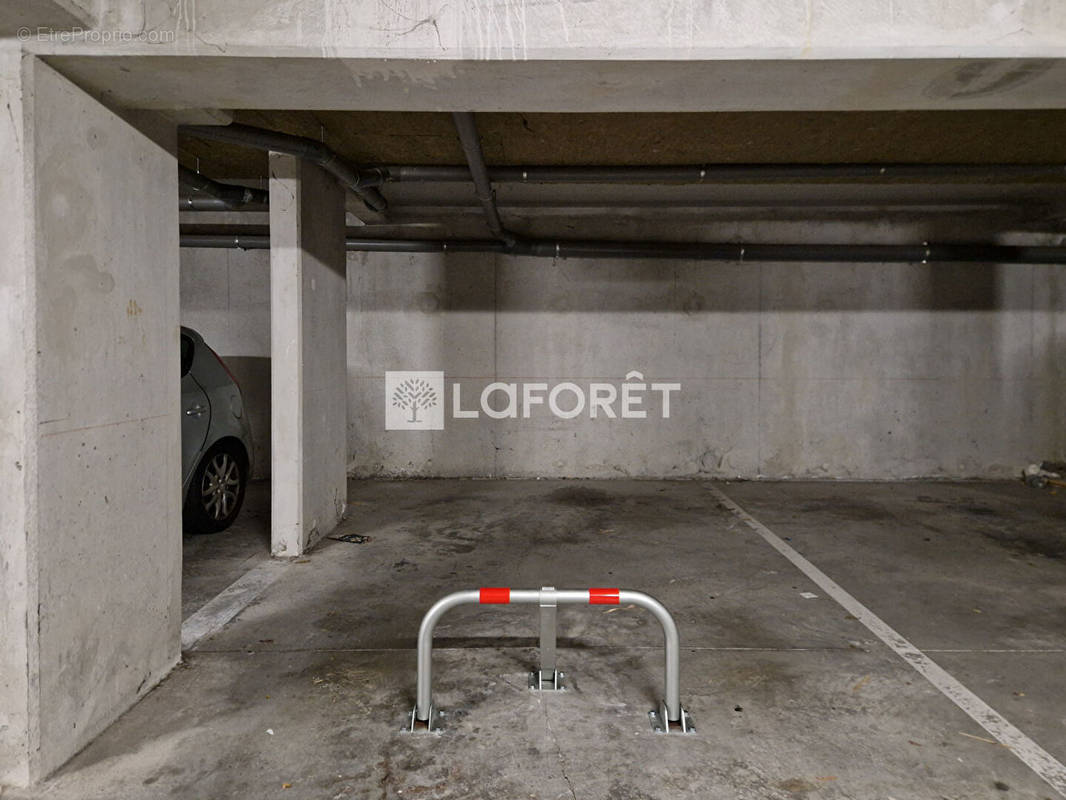 Parking à MARSEILLE-15E