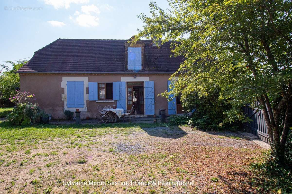 Maison à LANOUAILLE