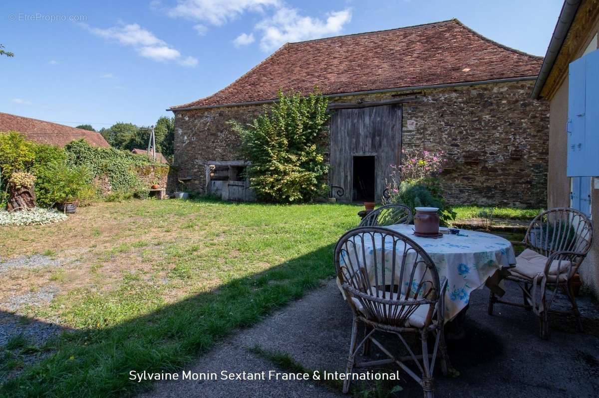 Maison à LANOUAILLE