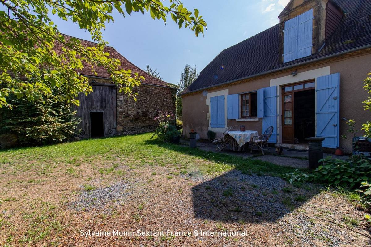 Maison à LANOUAILLE