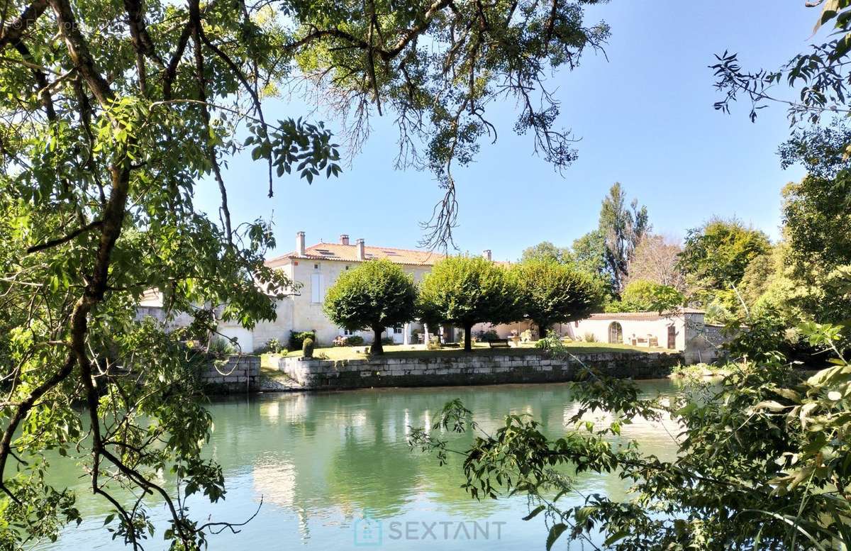 Maison à COGNAC