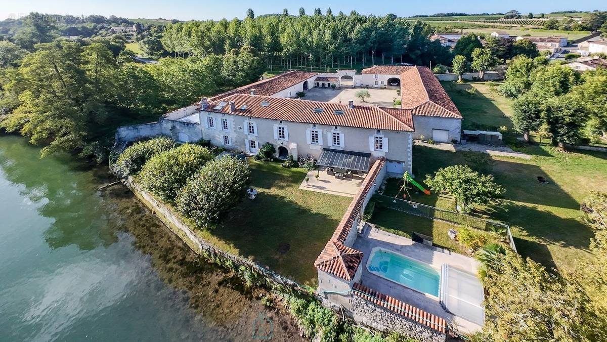 Maison à COGNAC