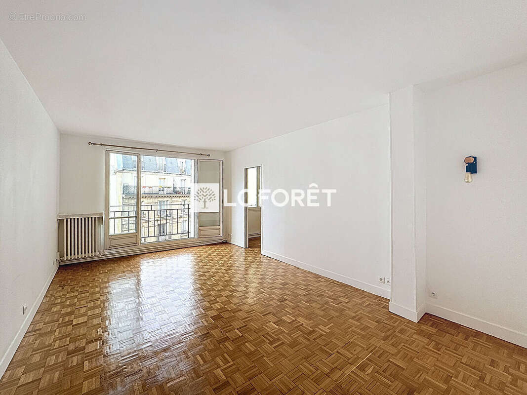 Appartement à PARIS-15E