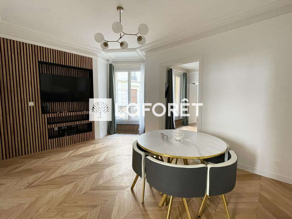 Appartement à PARIS-17E