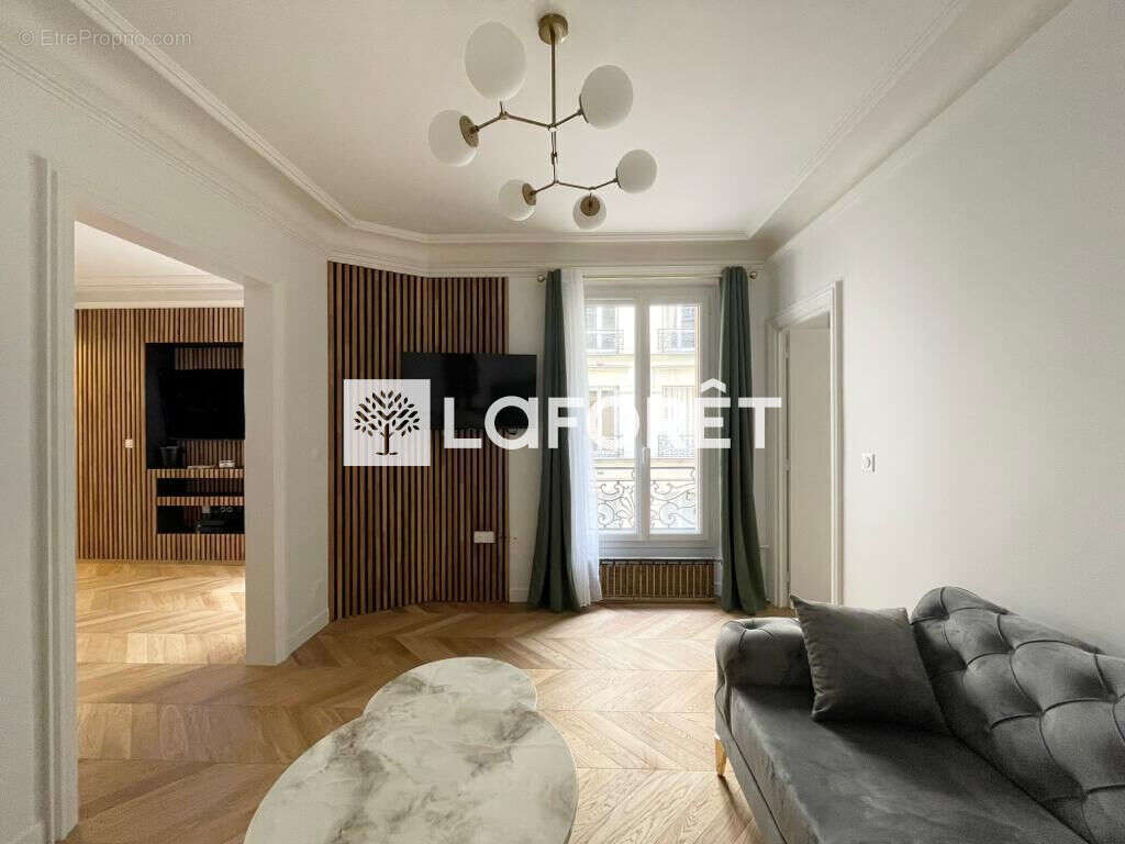 Appartement à PARIS-17E