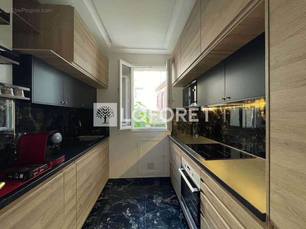 Appartement à PARIS-17E