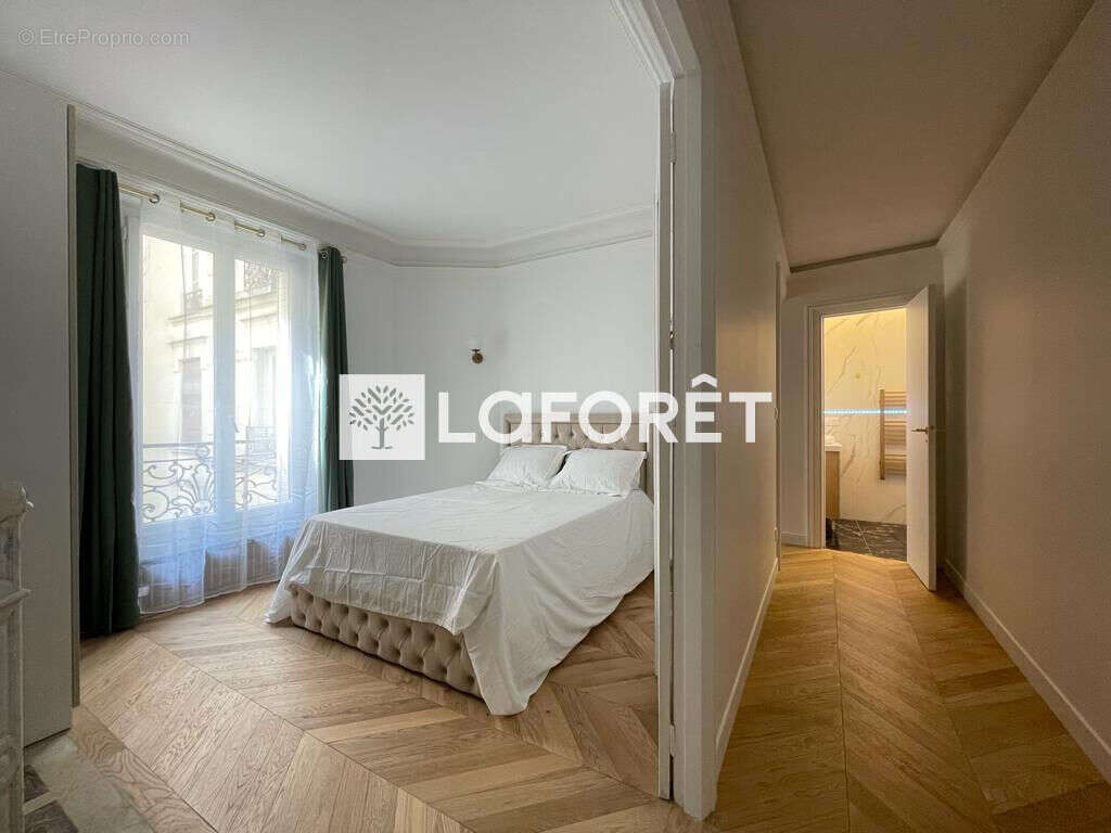 Appartement à PARIS-17E