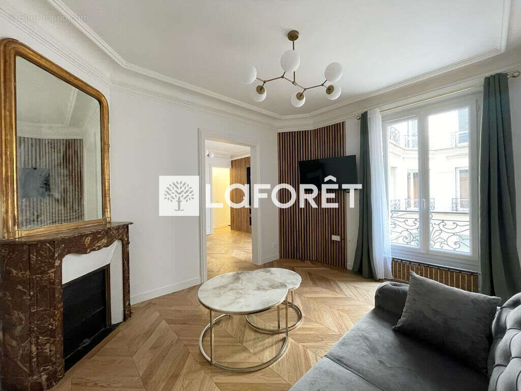 Appartement à PARIS-17E