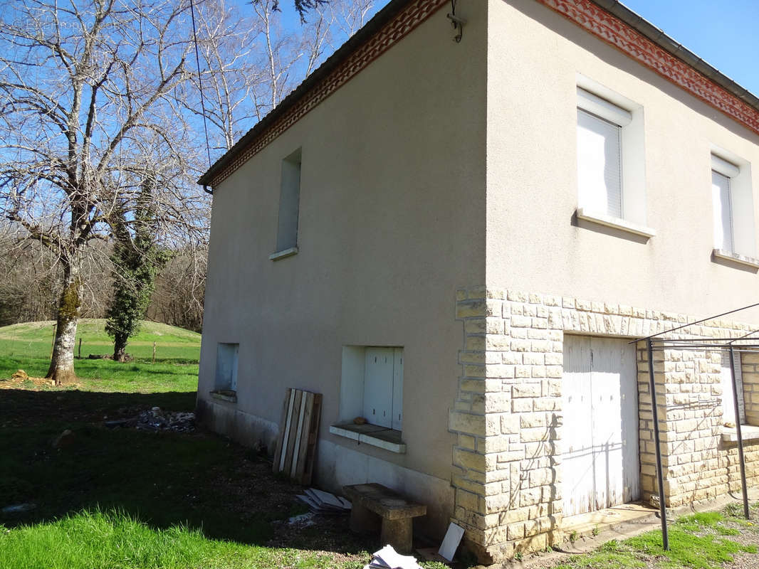 Maison à SAINT-JORY-LAS-BLOUX