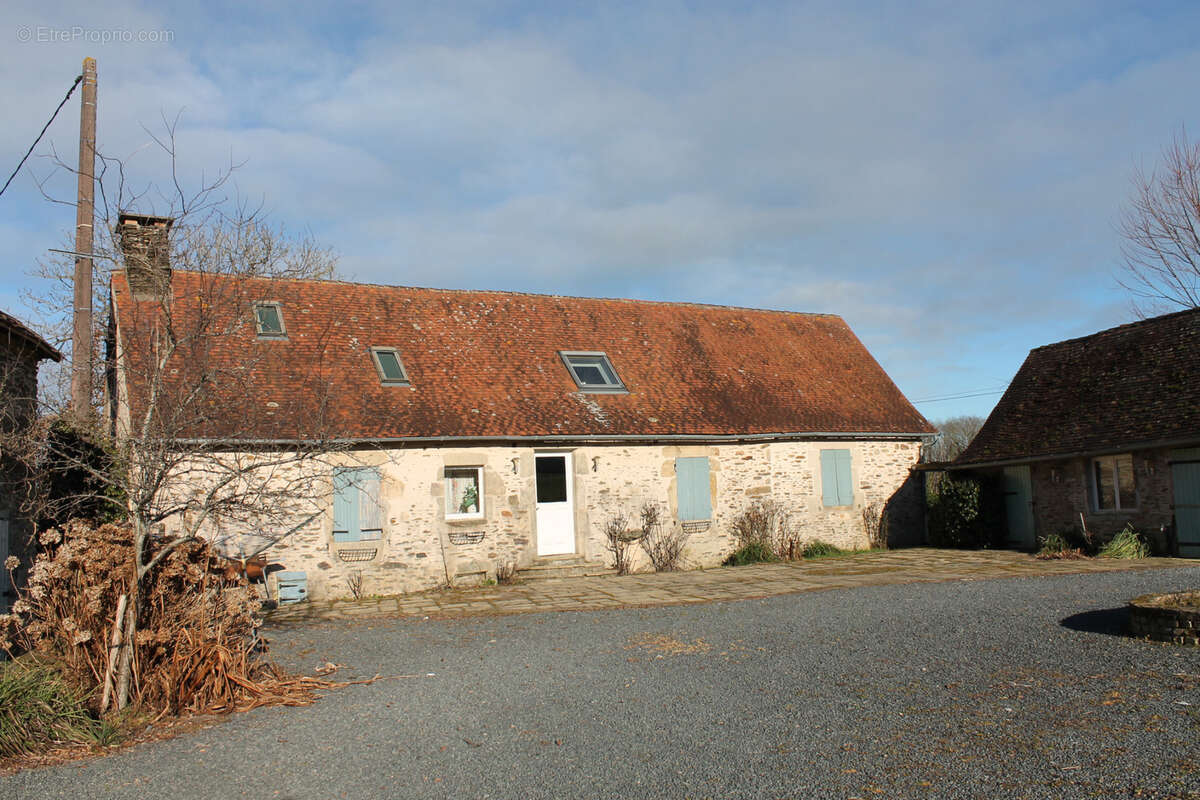 Maison à JUMILHAC-LE-GRAND