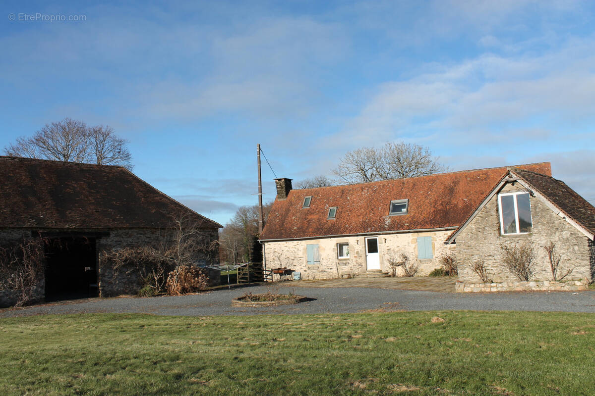 Maison à JUMILHAC-LE-GRAND