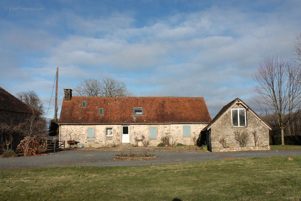 Maison à JUMILHAC-LE-GRAND