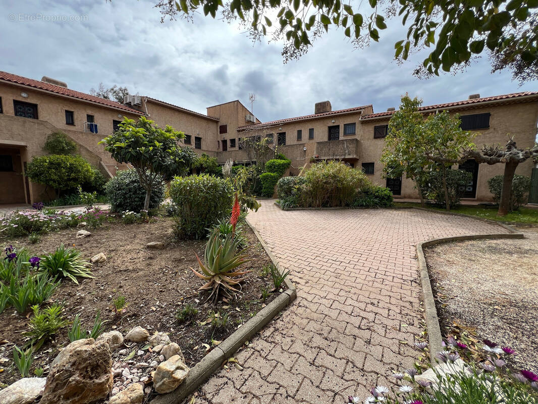 Appartement à LA LONDE-LES-MAURES