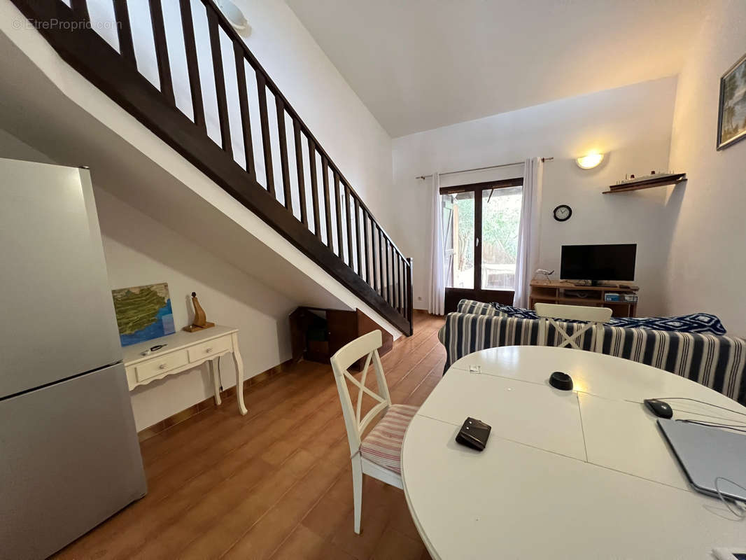 Appartement à LA LONDE-LES-MAURES