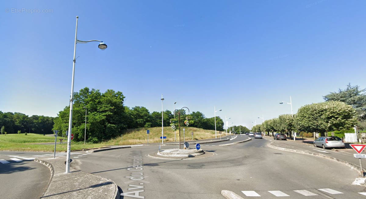 Parking à CHAMPS-SUR-MARNE