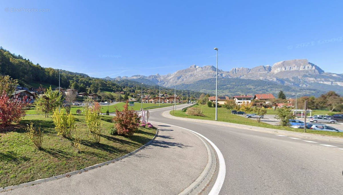 Parking à DOMANCY