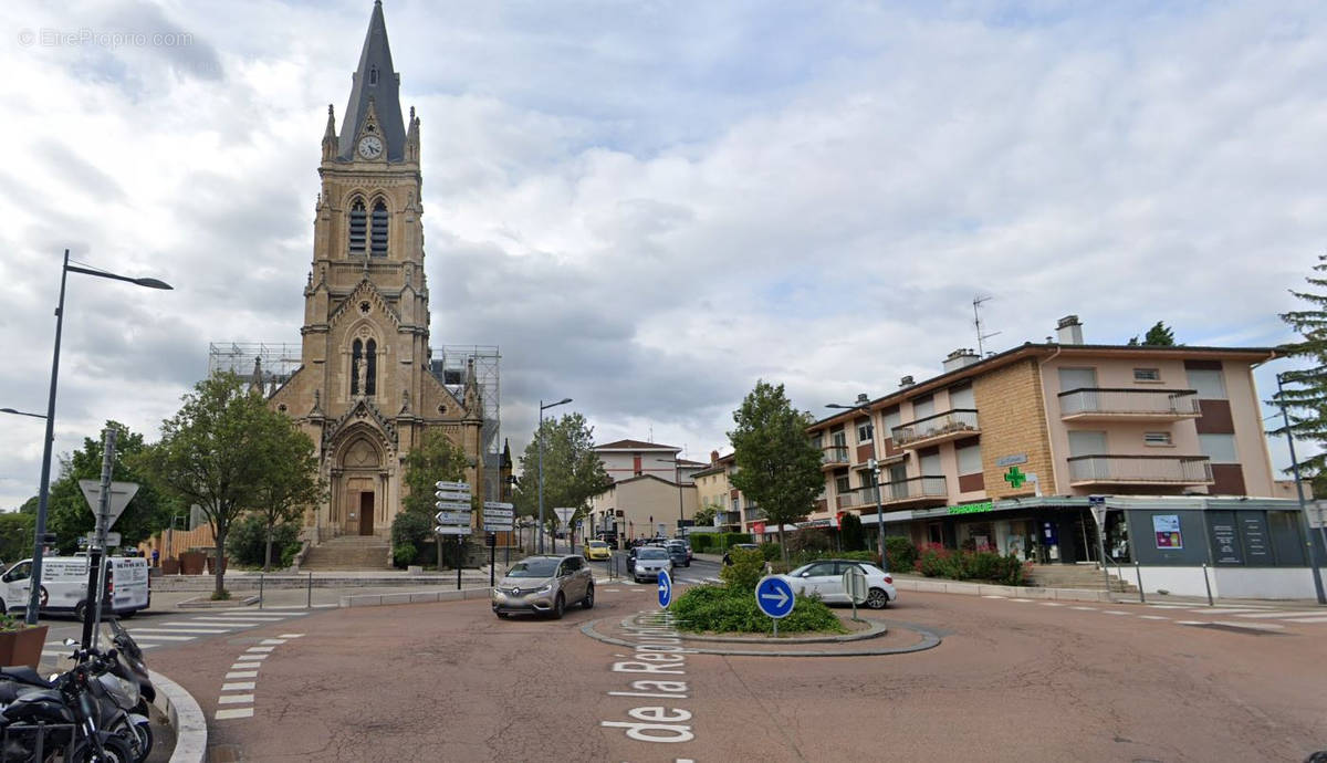 Parking à SAINT-DIDIER-AU-MONT-D&#039;OR